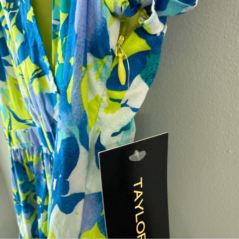 Taylor Vibrant floral dress pockets sz Large - Picture 8 of 11